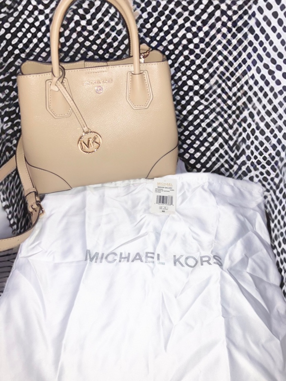Michael Kors Mercer Small Center Zip Satchel Bag Crossbody Optic Camel Beige New